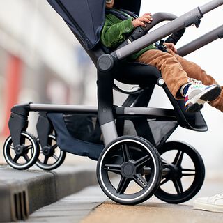 air plus lightweight travel stroller